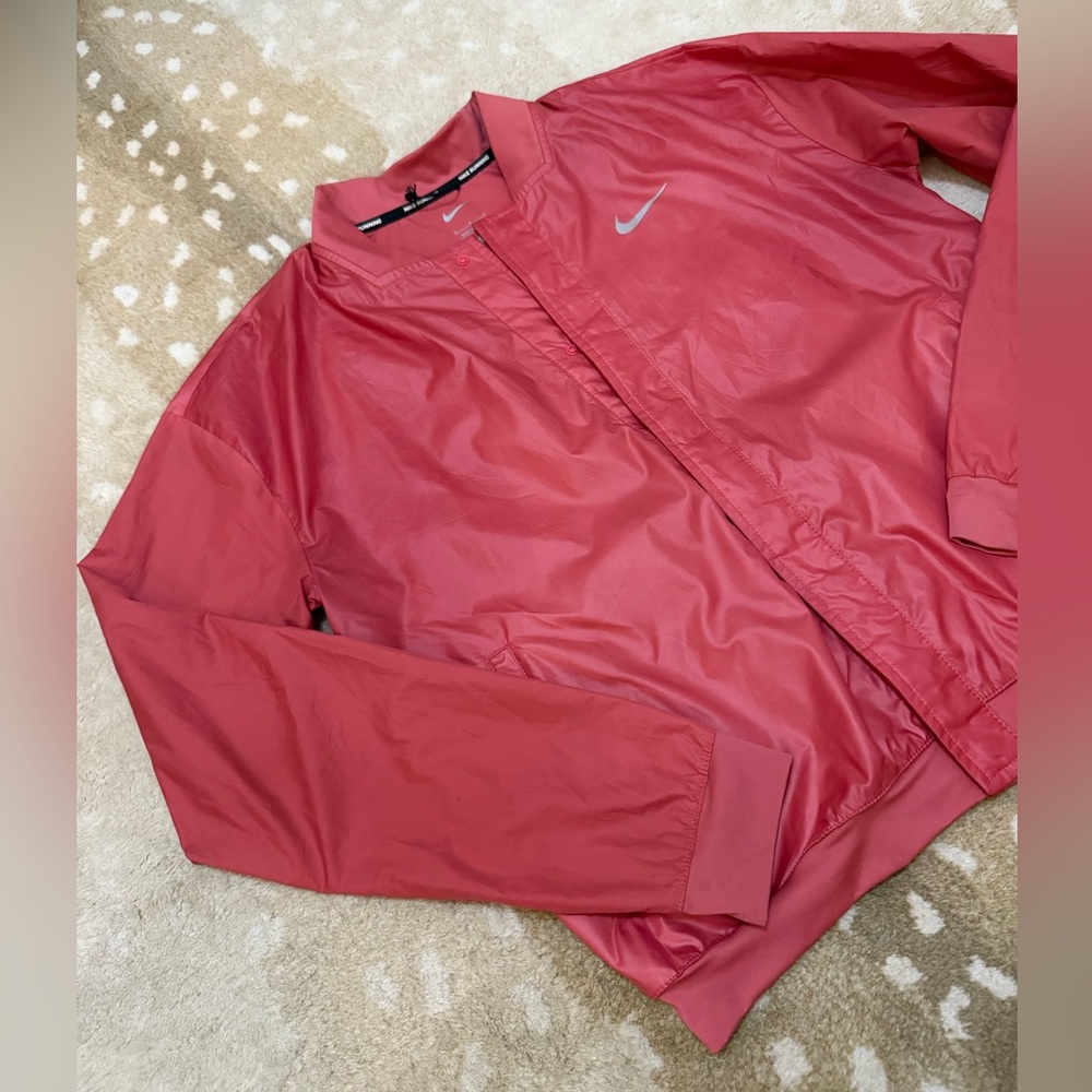 Nike Running magenta pink snap button logo windbreaker women’s size medium - Picture 4 of 13